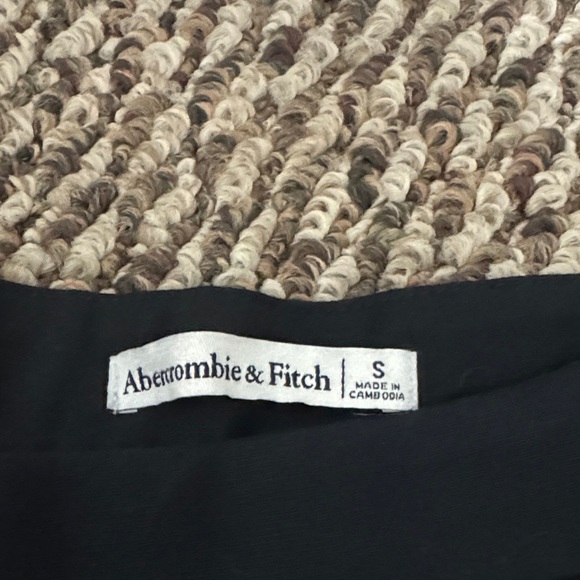 NWT Abercrombie & Fitch Black A-Line Skirt - Picture 2 of 6